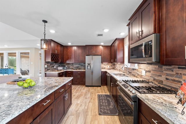 210 Big Hollow Lane, Houston, TX 77042