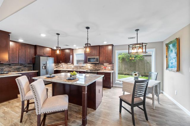 210 Big Hollow Lane, Houston, TX 77042