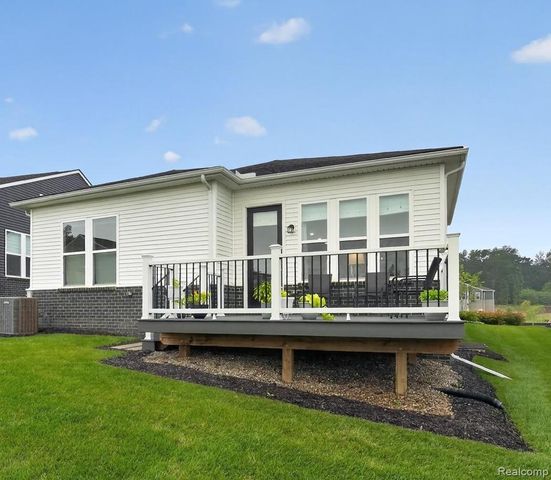 1708 Sunflower Lane, Milford Charter Township, MI 48381
