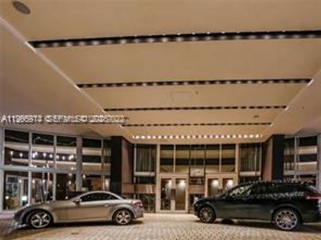 60 SW 13th St 3404, Miami, FL 33130