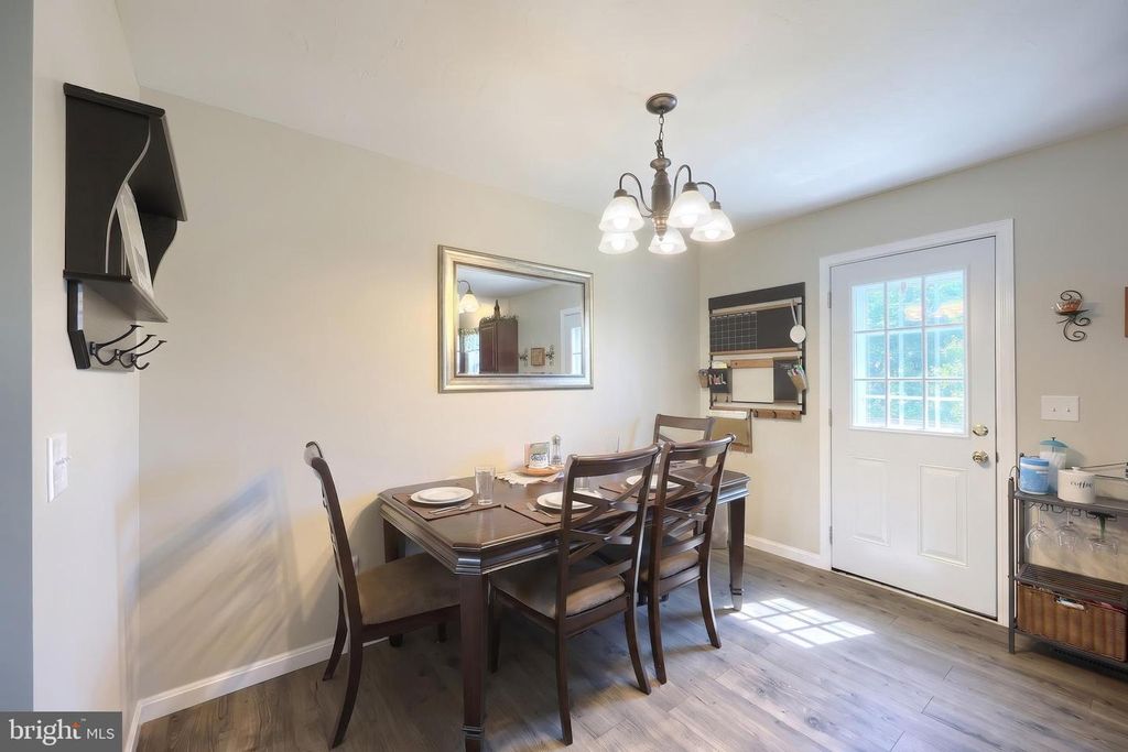 Image 16 of property listing at 18 E HIGH ST, Yoe, PA 17313