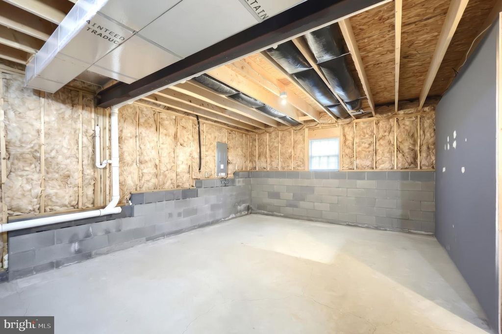 Image 27 of property listing at 18 E HIGH ST, Yoe, PA 17313