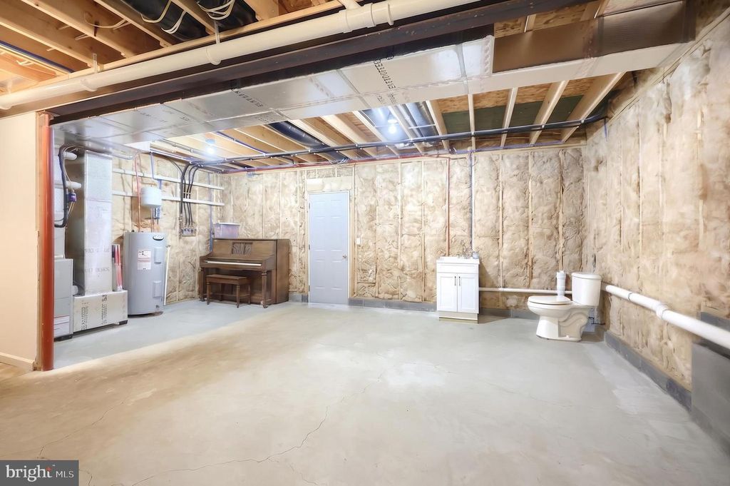 Image 28 of property listing at 18 E HIGH ST, Yoe, PA 17313