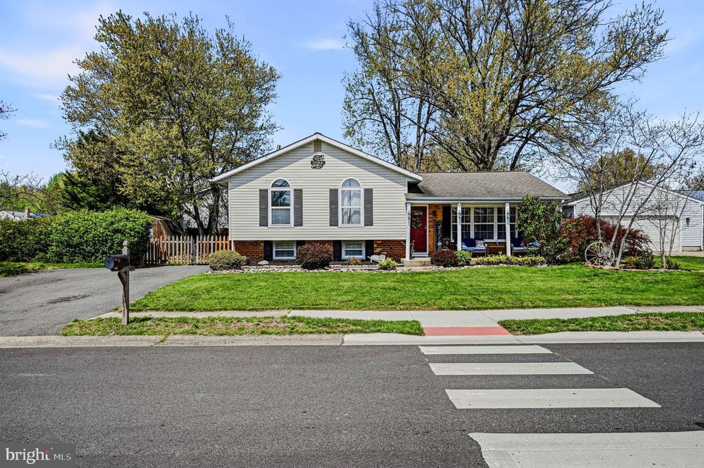 884 BROADFIELD DR, Newark, DE 19713