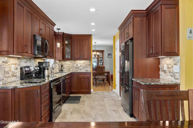 23 Cedarcrest Drive, East Greenbush, NY 12144