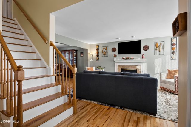 23 Cedarcrest Drive, East Greenbush, NY 12144