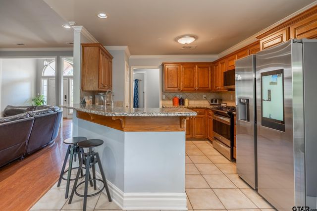 3979 Chapel Woods, Tyler, TX 75707