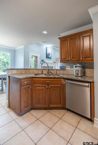 3979 Chapel Woods, Tyler, TX 75707