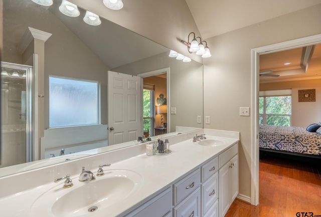 3979 Chapel Woods, Tyler, TX 75707