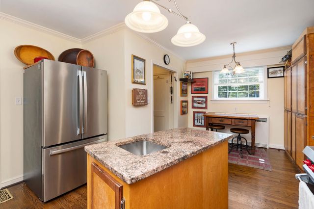 1204 WESTMORELAND DR, Staunton, VA 24401
