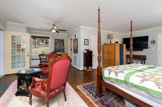 1204 WESTMORELAND DR, Staunton, VA 24401