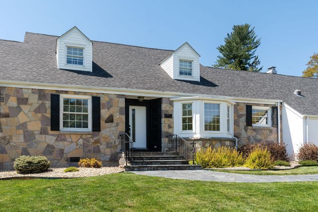 1204 WESTMORELAND DR, Staunton, VA 24401