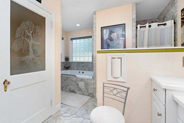 1204 WESTMORELAND DR, Staunton, VA 24401