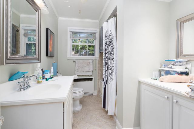 1204 WESTMORELAND DR, Staunton, VA 24401