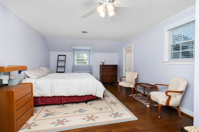 1204 WESTMORELAND DR, Staunton, VA 24401