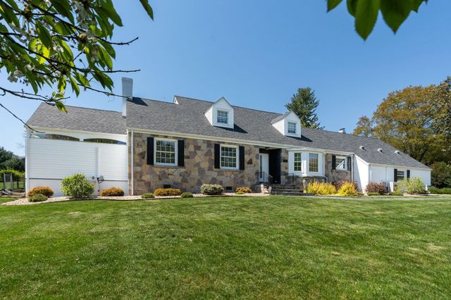 1204 WESTMORELAND DR, Staunton, VA 24401