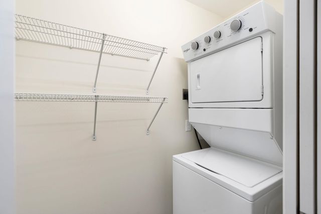 1204 WESTMORELAND DR, Staunton, VA 24401