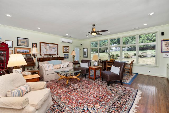1204 WESTMORELAND DR, Staunton, VA 24401