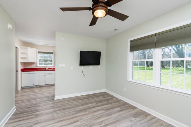 1204 WESTMORELAND DR, Staunton, VA 24401