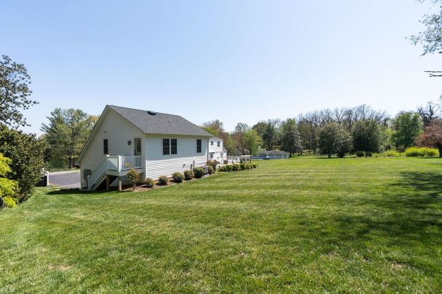 1204 WESTMORELAND DR, Staunton, VA 24401