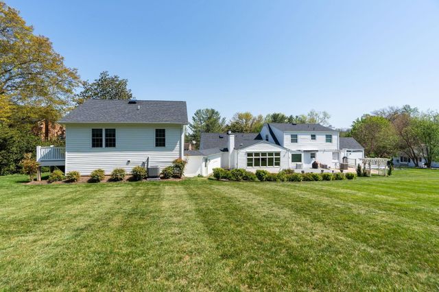1204 WESTMORELAND DR, Staunton, VA 24401