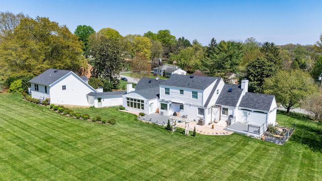 1204 WESTMORELAND DR, Staunton, VA 24401