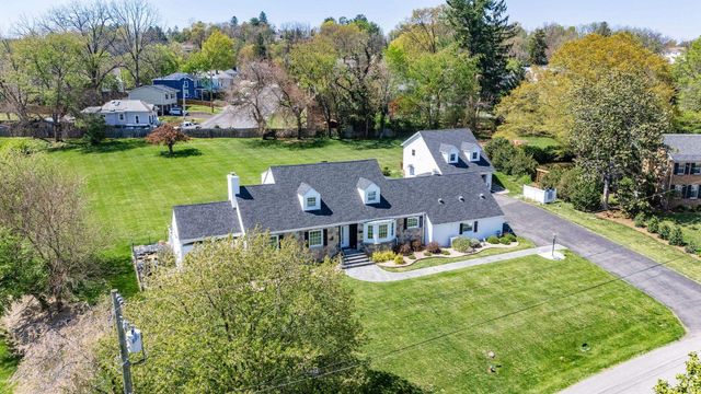 1204 WESTMORELAND DR, Staunton, VA 24401