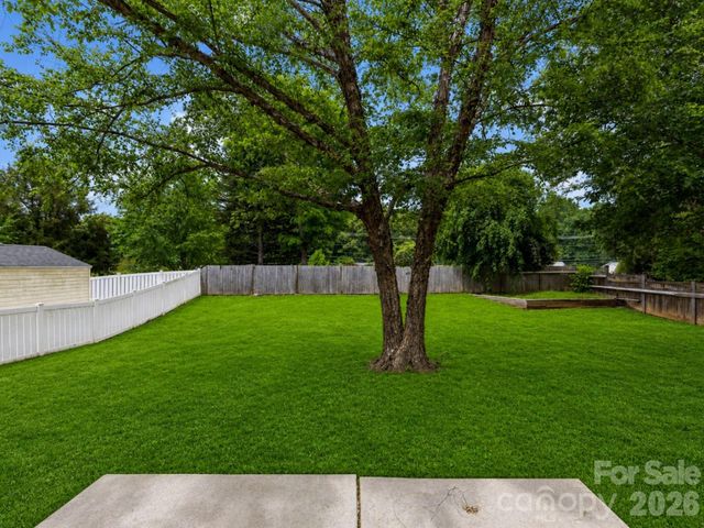132 Elizabeth Hearth Road, Mooresville, NC 28115