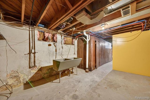 17540 Indiana Street, Detroit, MI 48221