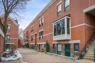 727 S Ashland Avenue H, Chicago, IL 60607