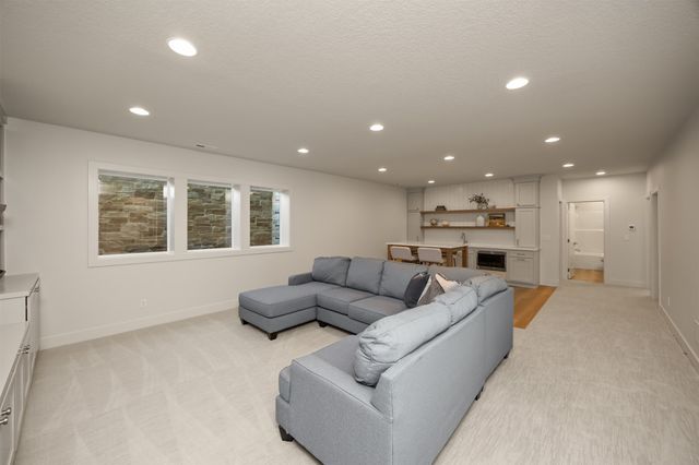 11265 Twilight Drive, West Des Moines, IA 50266