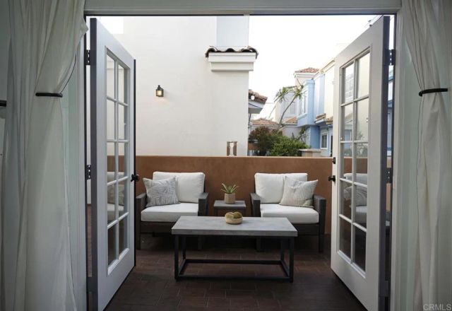 1441 Robinson Ave, San Diego, CA 92103