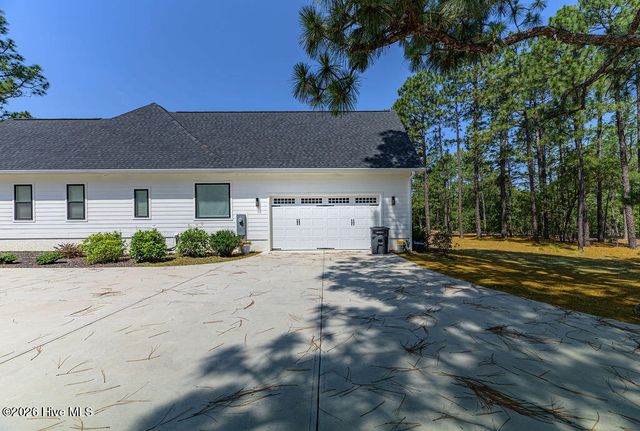 237 Carriage Park Drive, West End, NC 27376