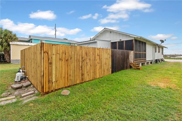 1326 Ross Ave, Port Aransas, TX 78373