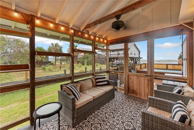 1326 Ross Ave, Port Aransas, TX 78373