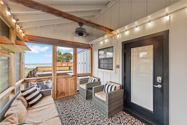 1326 Ross Ave, Port Aransas, TX 78373