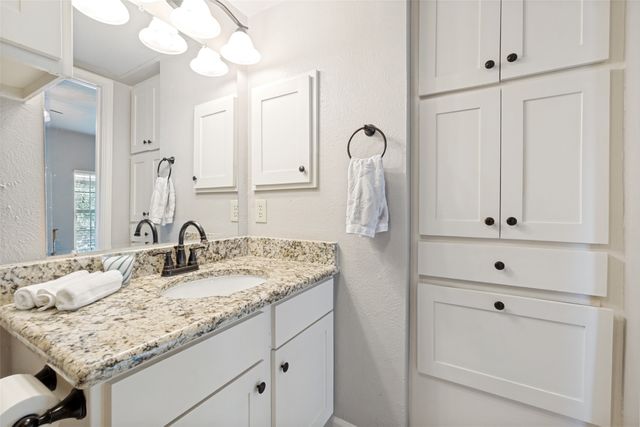 4017 Buena Vista Street 104, Dallas, TX 75204