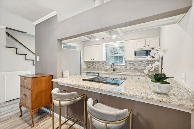 4017 Buena Vista Street 104, Dallas, TX 75204