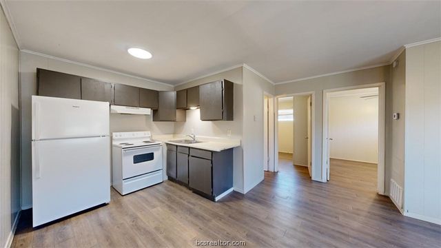 208 Lynn Drive B, Bryan, TX 77801