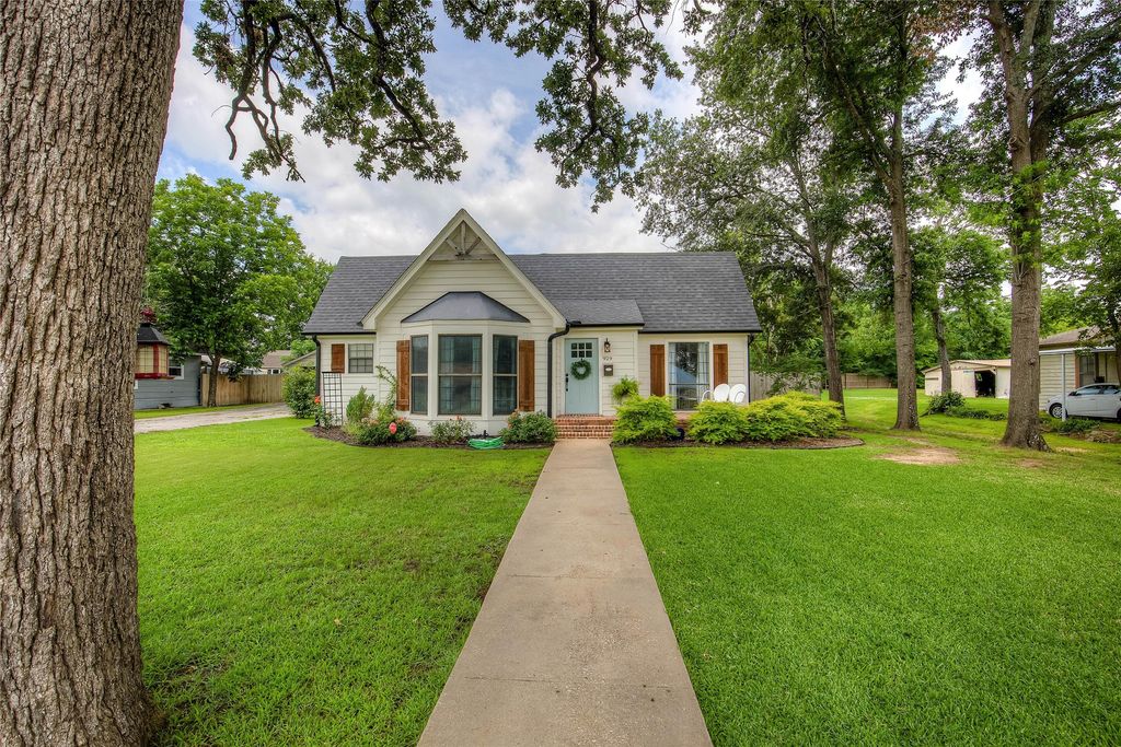 929 Church Street, Sulphur Springs, TX 75482