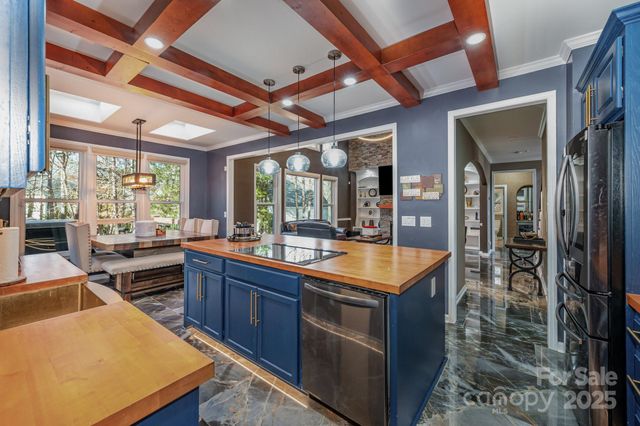 10927 Parkleigh Drive, Charlotte, NC 28262