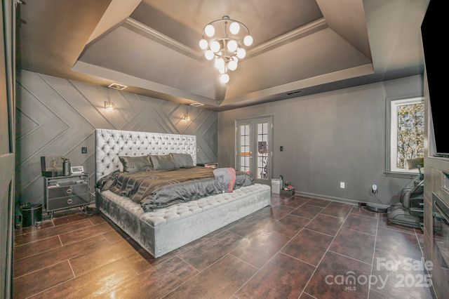 10927 Parkleigh Drive, Charlotte, NC 28262