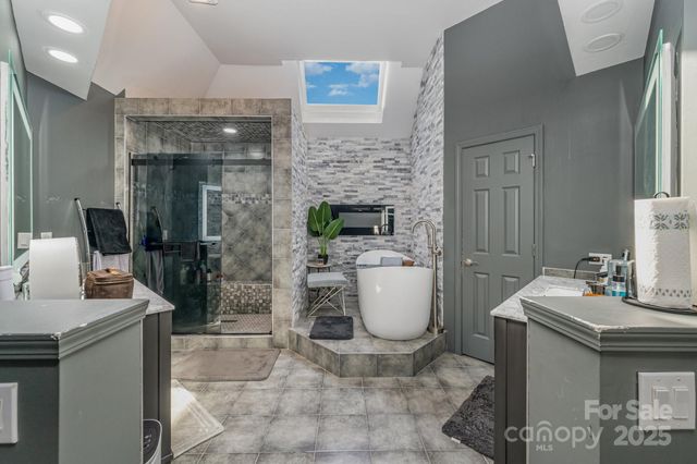 10927 Parkleigh Drive, Charlotte, NC 28262