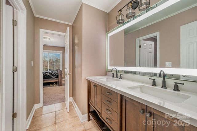 10927 Parkleigh Drive, Charlotte, NC 28262