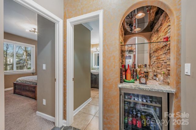 10927 Parkleigh Drive, Charlotte, NC 28262