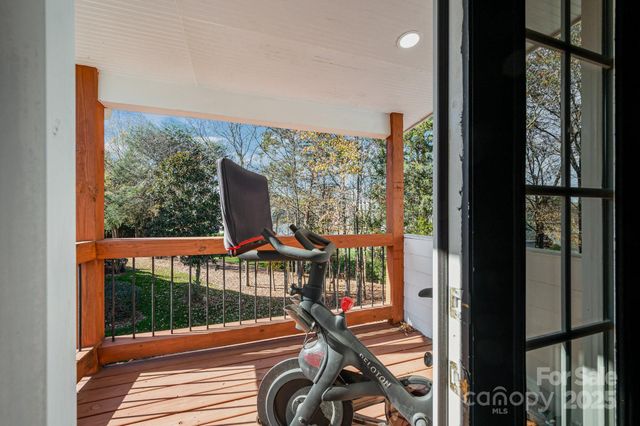 10927 Parkleigh Drive, Charlotte, NC 28262