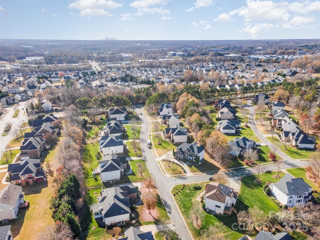 10927 Parkleigh Drive, Charlotte, NC 28262