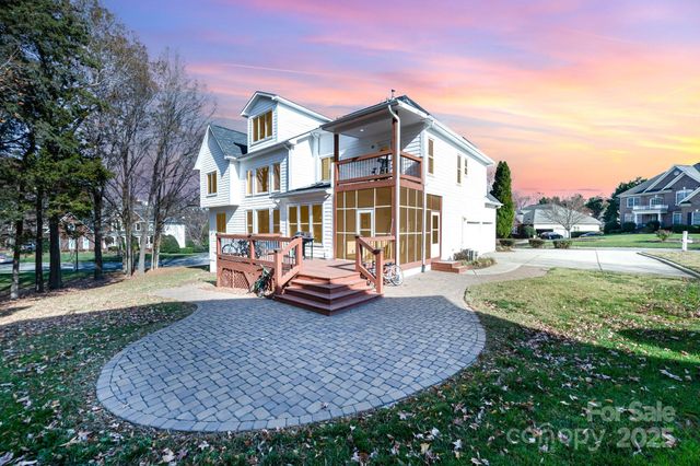 10927 Parkleigh Drive, Charlotte, NC 28262