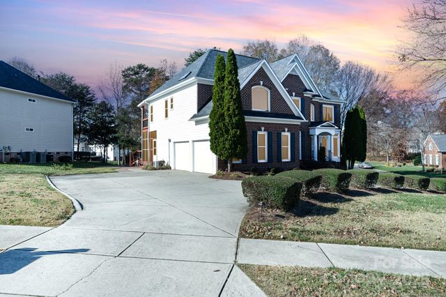 10927 Parkleigh Drive, Charlotte, NC 28262