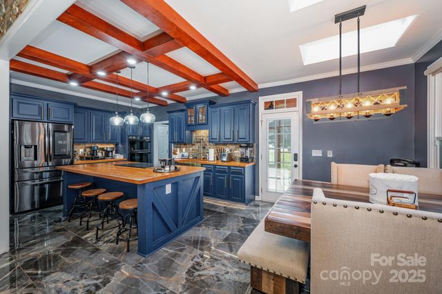 10927 Parkleigh Drive, Charlotte, NC 28262